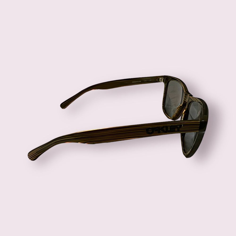 Oakley Frogskins LX Polarized Wayfarer Sunglasses - Picture 3 of 10